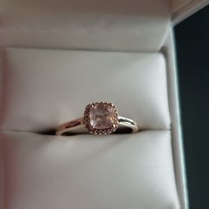 Rose gold cubic zirconia ring